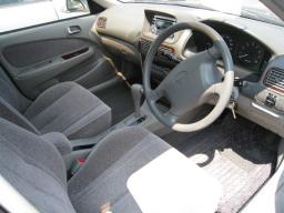 Toyota Corolla SE SALOON picture