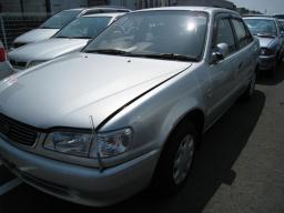 Toyota Corolla SE SALOON picture