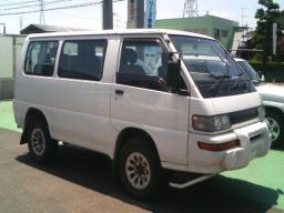 Mitsubishi DELICA SPACE GEAR 