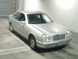 Mercedes-Benz E230 