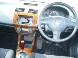 Suzuki Swift 1.3XG picture