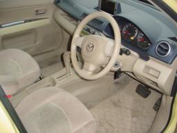 Mazda DEMIO   picture
