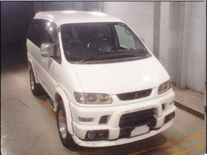 Mitsubishi DELICA SPACE GEAR CHAMONIX, 1999, used for sale