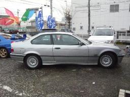 BMW 3 Series 320i Coupe picture