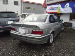 BMW 3 Series 320i Coupe picture