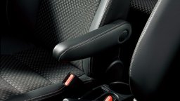 Toyota AQUA Crossover picture