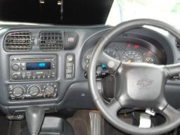 Chevrolet BLAZER LT 4WD picture