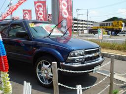 Chevrolet BLAZER LT 4WD picture