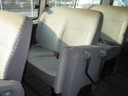Toyota HIACE COMMUTER picture