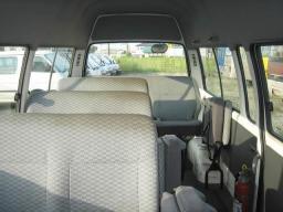 Toyota HIACE COMMUTER picture