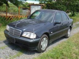 Mercedes-Benz C200