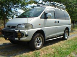 Mitsubishi DELICA SPACE GEAR 