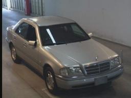 Mercedes-Benz C230