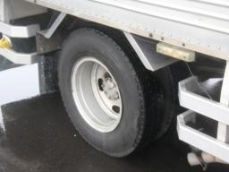 Mitsubishi Canter Refrigerator Car picture