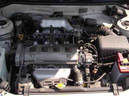 Toyota Corolla SE-saloon picture