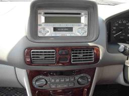 Toyota Corolla SE-saloon picture