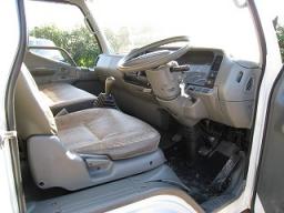 Mitsubishi Canter Van picture