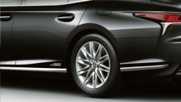 Lexus  LS500h picture