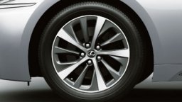 Lexus  LS500h picture