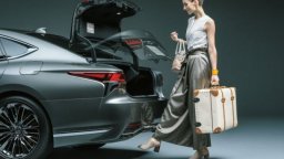 Lexus  LS500h picture