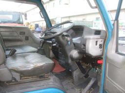 Mitsubishi Fuso Truck Three step crane picture