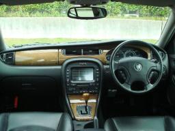 Jaguar X 2.5 V6 SE picture