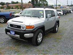 TOYOTA FJ Cruiser