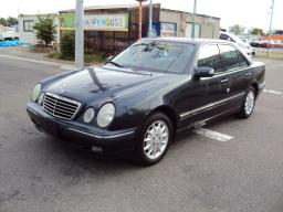 Mercedes-Benz E240 