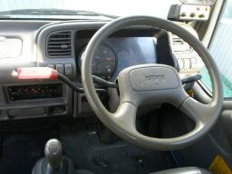 Isuzu Elf garbage truck picture