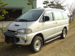 Mitsubishi DELICA SPACE GEAR 