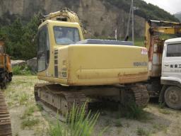 Komatsu Excavator PC200 picture