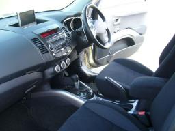 Mitsubishi Outlander G 4WD picture