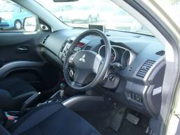 Mitsubishi Outlander G 4WD picture