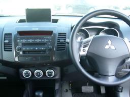 Mitsubishi Outlander G 4WD picture