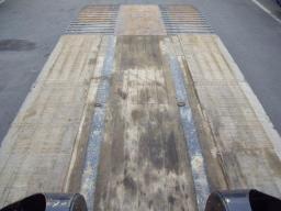 Nissan DIESEL TRACTOR picture