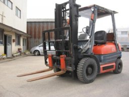 Used Toyota 2.5 ton Fork lift