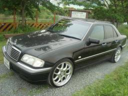 Mercedes-Benz C240 