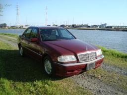 Mercedes-Benz C240 