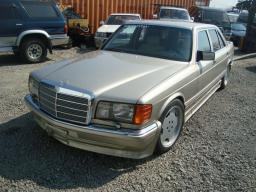 Mercedes-Benz 560SEL
