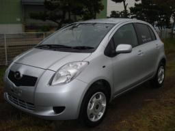 Toyota Vitz 1.3 F　4WD