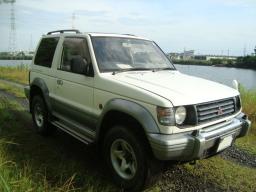 Mitsubishi PAJERO 