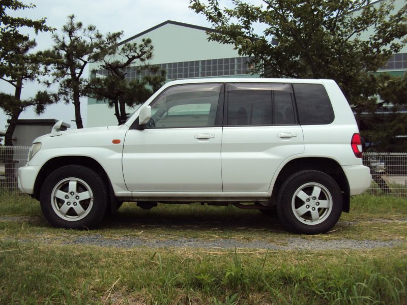 Mitsubishi Pajero IO 4WD ZR, 2002, used for sale