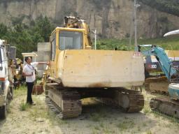 Komatsu Excavator PC200 picture
