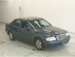 Mercedes-Benz C200 