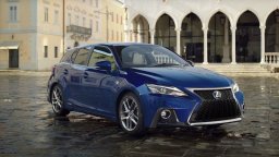Lexus ct200h version L picture