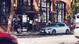 Lexus ct200h version L picture