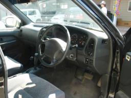 Nissan Terrano 2.7D R3M picture