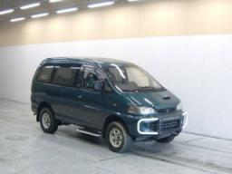 Mitsubishi DELICA SPACE GEAR 