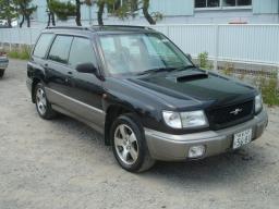 Subaru Forester 2.0 S/Tb 4WD