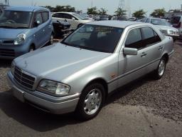 Mercedes-Benz C220 